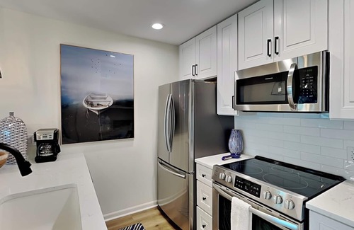 Key Allegro Condo | Changes in Attitudes | Key Allegro Condo, Water Views, Pool Access + Boat Dock!