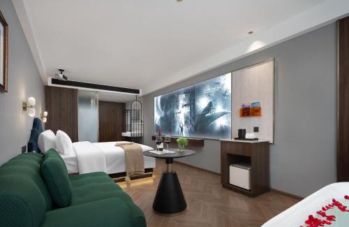 Fu Rong Hotel | Changsha WeiYi Hotel