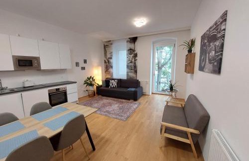 Brigittenau Apartment | Channel Allée Apartment
