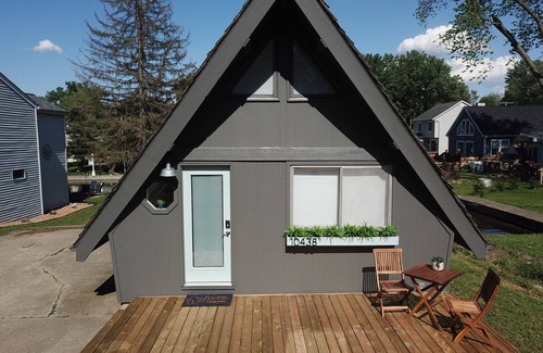 Syracuse House | Channel Front Lake Wawasee