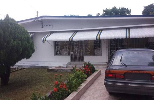 Windsor Castle House | Chantal House Sleeps 8 with Garden