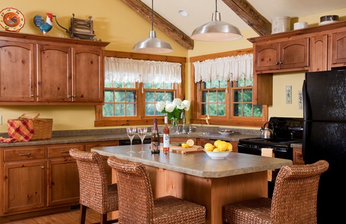 Sturgeon Bay Bed & Breakfast | Chanticleer Cabins