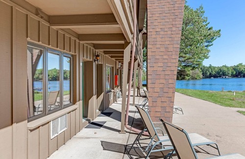 Eagle River Apartment | Chanticleer Inn 38
