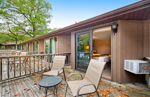 Eagle River Apartment | Chanticleer Inn 53
