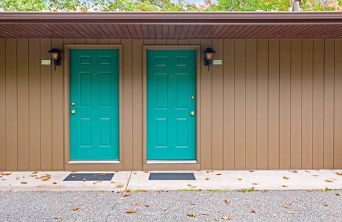 Eagle River Apartment | Chanticleer Inn 53