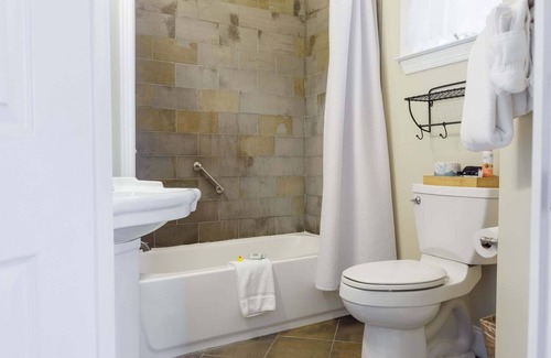 Lookout Mountain Bed & Breakfast | Chanticleer Inn Bed & Breakfast