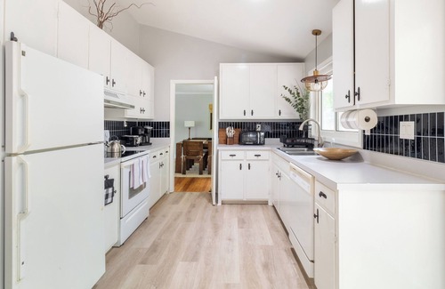 Chapel Hill House | Chapel Hill Nature Retreat with Room for the Entire Family