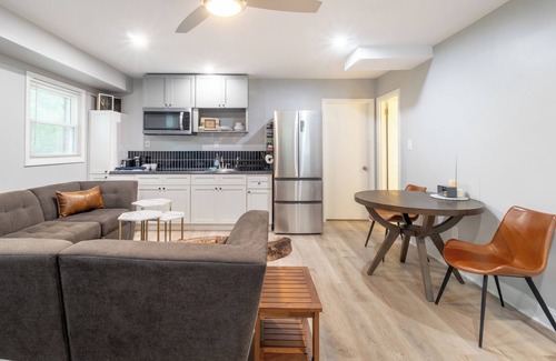 Chapel Hill House | Chapel Hill Nature Retreat with Room for the Entire Family
