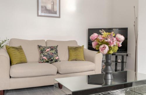 Nelson House | Chapel House, M65, Hospital, Good Parking