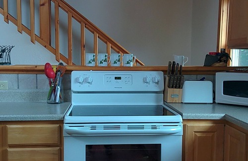 Boone Cabin | Chapel Rest - 2-3 bedrooms, 2 1/2 baths, Stunning mountain view.