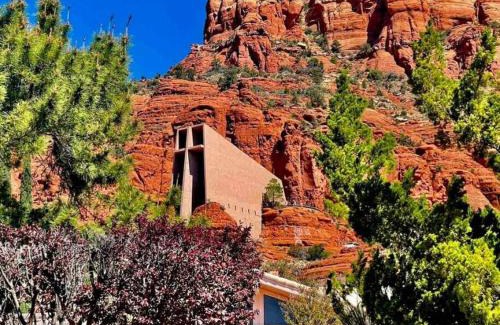 Sedona House | Chapel Vista Main House Red Rock Views and Hot Tub