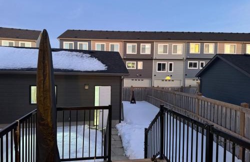Southwest Edmonton House | Chappelle Comfort Unique Retreat with AC