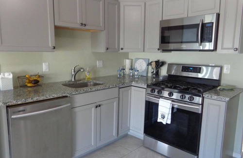 Mystic Island House | Charming 3-bedroom house with AC, WiFi in quaint Little Egg Harbor Township