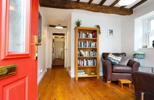 Aberystwyth House | Characterful 3 Bedroom Cottage