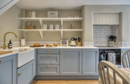 Nether Westcote Cottage | Characterful and stylish dog friendly holiday cottage - Old Post Office Cottage