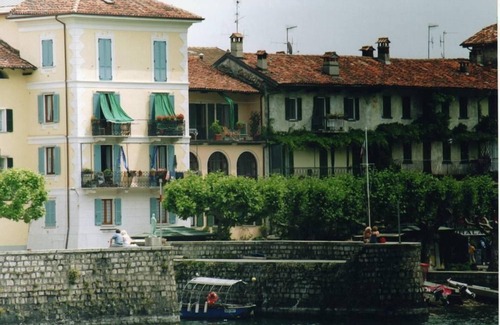 Stresa Apartment | Characteristic house of the Isola Pescatori by the lake