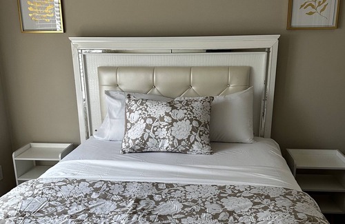 Dallas House | Charis Summer Home