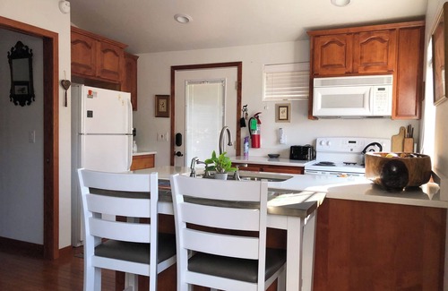 Jacksonville House | Charleen's Cottage~Couple Perfect!Great Location! A Gem!