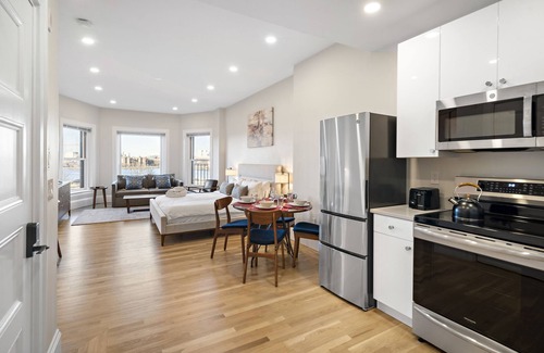 Fenway–Kenmore Apartment | Charlesgate Suites