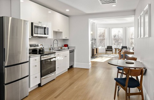 Fenway–Kenmore Apartment | Charlesgate Suites