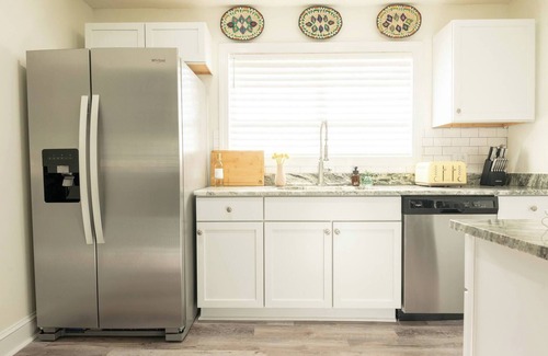 North Charleston House | Charleston Charm - Spacious 3BR + Bikes/Scooters!
