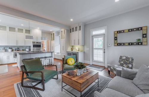 Five Points House | Charleston Home-Walk to 5pts/USC