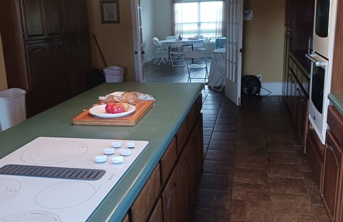 Charleston Other | Charleston Manor -Large farmhouse sleeps 8 and pet friendly.