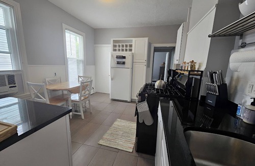 Thompson Square - Bunker Hill Condo | Charlestown Gem - Historic and Central Boston location, perfect for walking