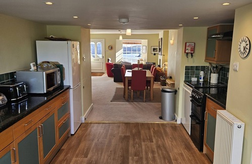St. Mawes Cottage | Charlies - a cottage that sleeps 6 guests in 3 bedrooms
