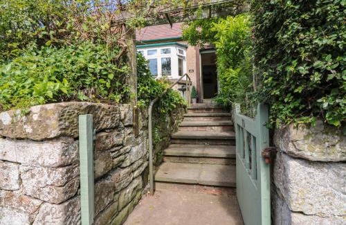 Swinton House | Charlies Cottage