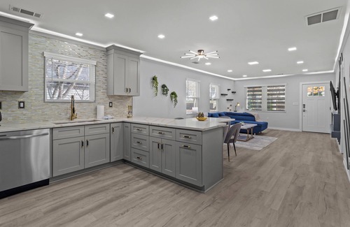 Charlotte House | Charlotte Retreat Luxury 4BR Heaven