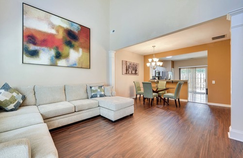 Charlotte House | Charlotte Townhome w/Deck: 18 Mi to Downtown!