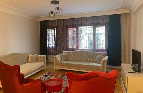 Uskudar Apartment | Charm and Cosy 2 Bedroom Apartment near the Bosphorus Shore in the Heart of Uskudar