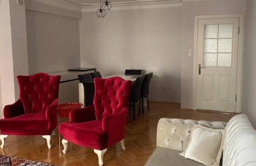 Uskudar Apartment | Charm and Cosy 2 Bedroom Apartment near the Bosphorus Shore in the Heart of Uskudar