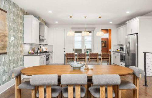 Eighth Avenue House | CHARM Near Broadway in Walkable 8th Ave S