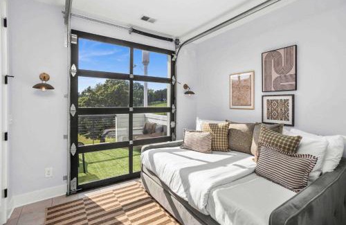 Eighth Avenue House | CHARM Near Broadway in Walkable 8th Ave S