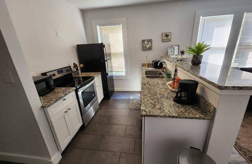 Monte Vista Apartment | Charm of Tobin Hill in San Antonio