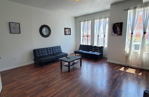 Downtown Baltimore Apartment | Charm's City Spacious Duplex