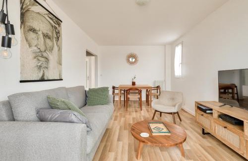 Epinay-sur-Seine Apartment | Charmant 2 chambres - Paris Stade de France avec Parking privatif