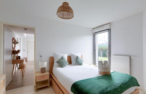 Epinay-sur-Seine Apartment | Charmant 2 pièces avec Terrasse Proche Transport