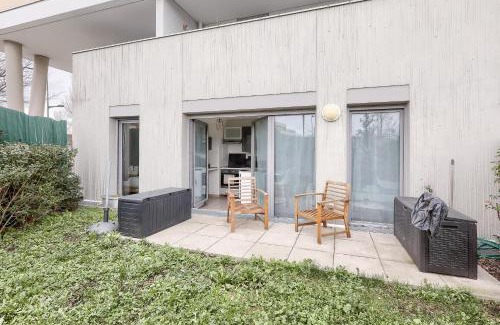 Epinay-sur-Seine Apartment | Charmant 2 pièces avec Terrasse Proche Transport