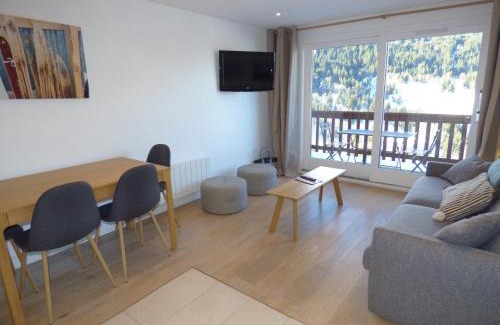 Meribel Centre Apartment | Charmant 2 pièces au centre de Méribel avec balcon et WiFi - FR-1-411-872