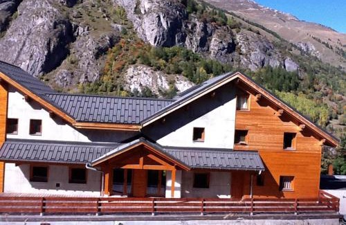 Valloire Apartment | Charmant 3 pièces 6 pers, 4* exposé ouest, proche télécabine du Crêt de la Brive à Valloire - FR-1-263-211