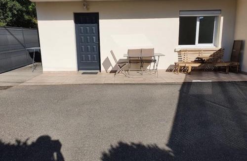 Divonne-les-Bains Apartment | Charmant appartement au rez de jardin d'une maison