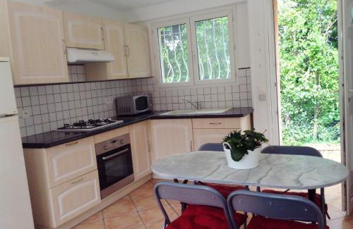 Le Muy Apartment | Charmant appartement à Le Muy avec terrasse et jardin