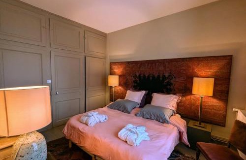 Vesoul Apartment | Charmant appartement historique à Vesoul, avec WIFI et parking - FR-1-583-508