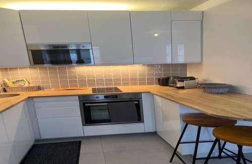 Saint-Vincent-de-Paul Apartment | Charmant Appartement Type F2 Paris 18ème