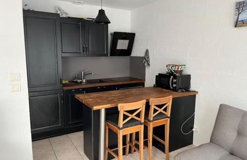 Cenon Apartment | Charmant Duplex Bordeaux - Place de Parking Privée - Tram