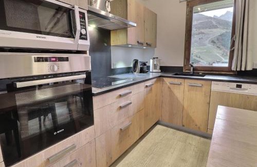 Meribel-Mottaret Apartment | Charmant Duplex Rénové 4P, 3 Ch, Balcon, WiFi, Méribel - FR-1-182-249