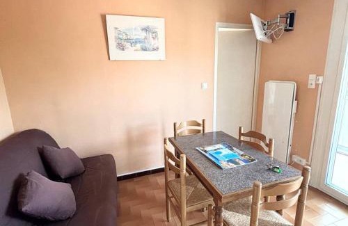 Amelie-les-Bains-Palalda Apartment | Charmant F2 avec Loggia et Parking à 800m des Cures - 4 couchages - Amélie-les-Bains - FR-1-703-140